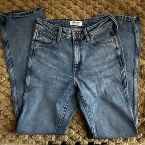 Wrangler Women's Classic Denim Straight Leg Jeans